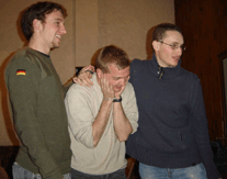 Aki, Paul et Farid affligs devant nos performances au karaok